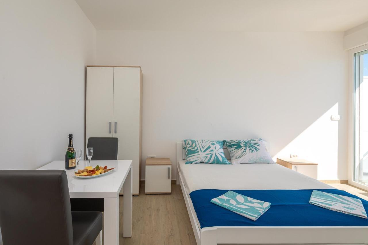 Апартаменты Absolute Beach Holidays Дуги-Рат Экстерьер фото