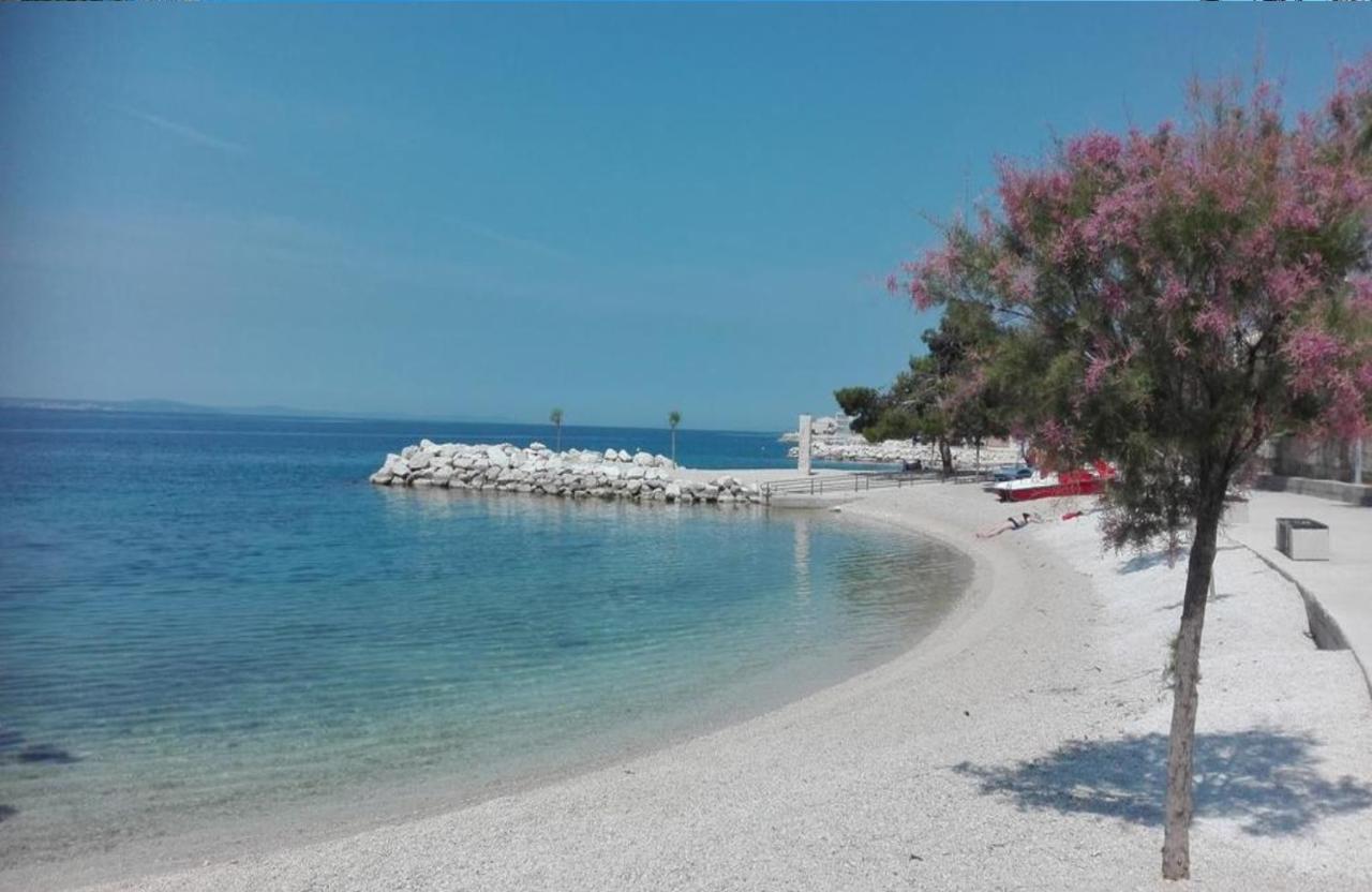 Апартаменты Absolute Beach Holidays Дуги-Рат Экстерьер фото